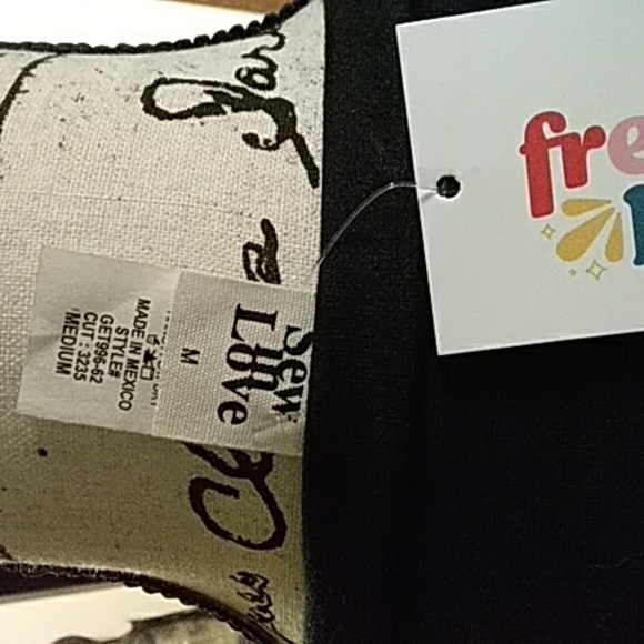 Short sleeve top - Picture 2 of 2